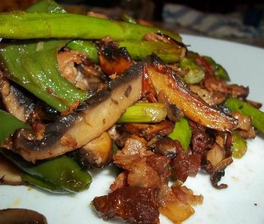 4 recetas detox para una dieta depurativa - Salteado de espárragos verdes 