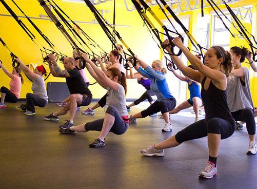 Cómo hacer ejercicios con un TRX para los abdominales
