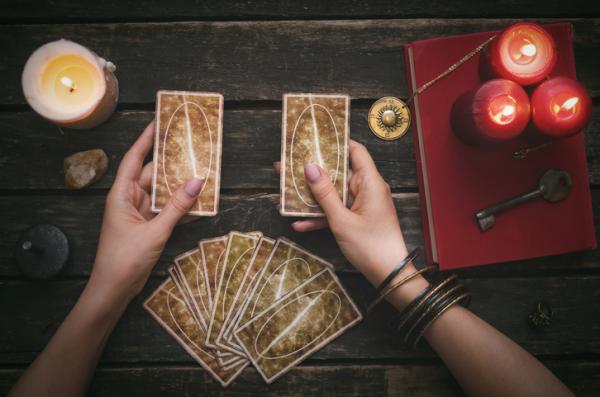 Tarot de embarazo con sí o no: cómo encontrar uno fiable
