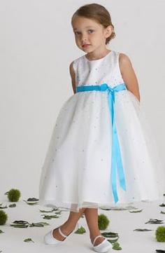 Tendencias en ropa y complementos para comuniones de niñas