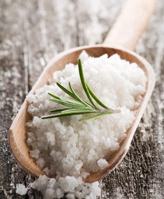 Cuánta sal debemos consumir al día - Cantidad de sal recomendada al día 