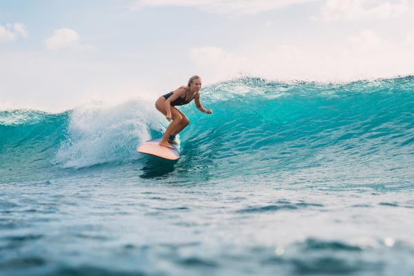 Los mejores deportes de verano: ideales para mantenerte en forma - Surf