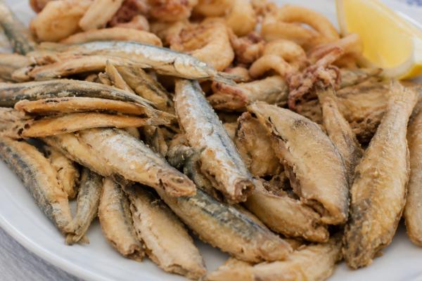 Cómo es la comida típica de Cádiz: descubre los mejores platos