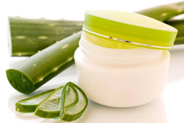 Cómo eliminar los bultos de grasa - Usar aloe vera