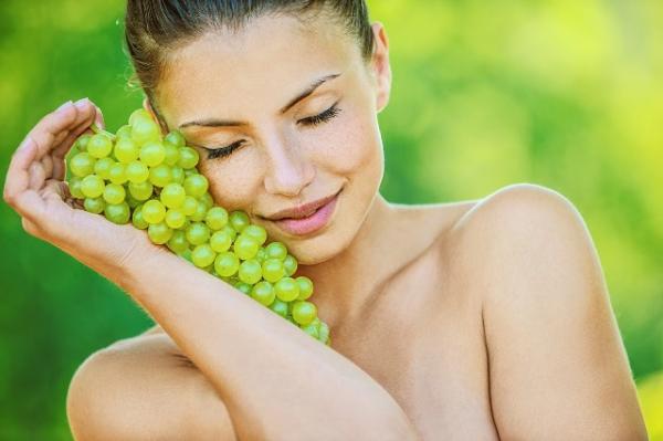 Cómo hacer una mascarilla de uvas