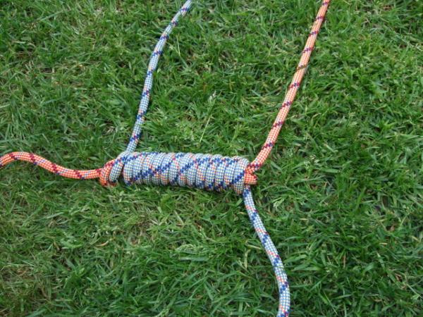 Cómo hacer una escalera con sogas - Paso 6