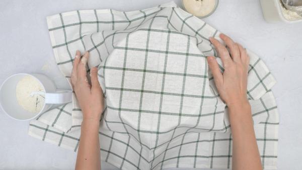 Cómo hacer un roscón de Reyes de chocolate - Paso 6