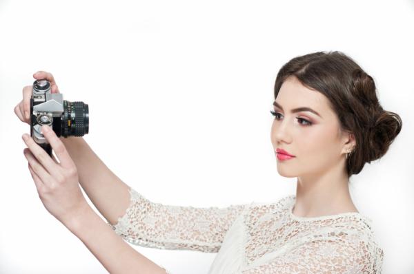 Trucos de maquillaje para salir bien en las fotos