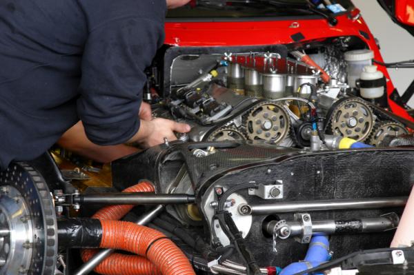 Por qué un coche consume aceite - Causa principal del consumo de aceite del coche