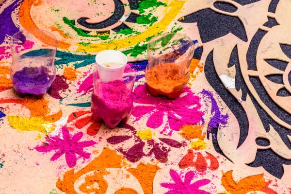 Cómo pintar aserrín