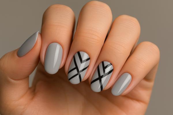 Uñas grises: claras, oscuras y combinadas para lucir una manicura espectacular - Uñas grises con diseño geométrico