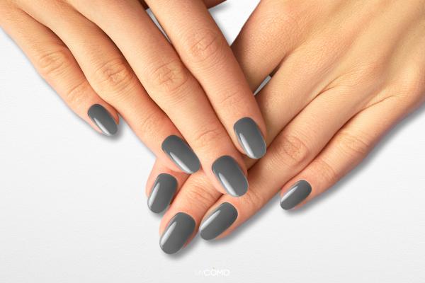 Uñas grises: claras, oscuras y combinadas para lucir una manicura espectacular - Uñas grises oscuras: carácter y profundidad