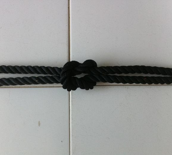 Cómo hacer un nudo marinero llano