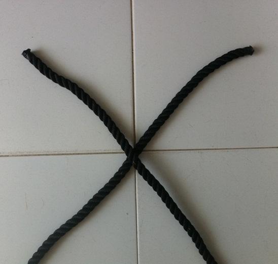 Cómo hacer un nudo marinero llano - Paso 1