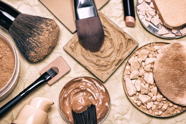 Cómo elegir la base de maquillaje - Escoger la base de maquillaje según el acabado que deseas