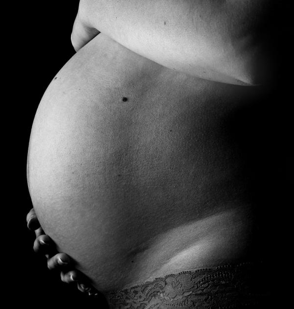 Cómo tratar un virus estomacal en el embarazo