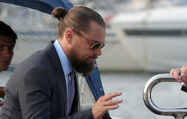 Cómo hacer un moño masculino o 'man bun' - Leonardo DiCaprio