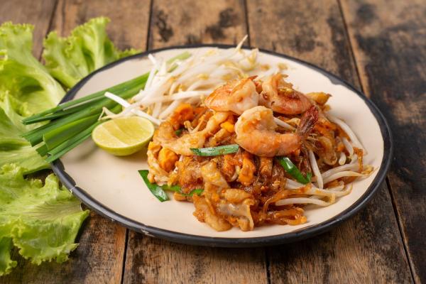 Gastronomía tailandesa: descubre los platos más típicos - Pad Thai