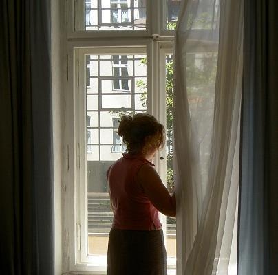 Cómo acortar una cortina