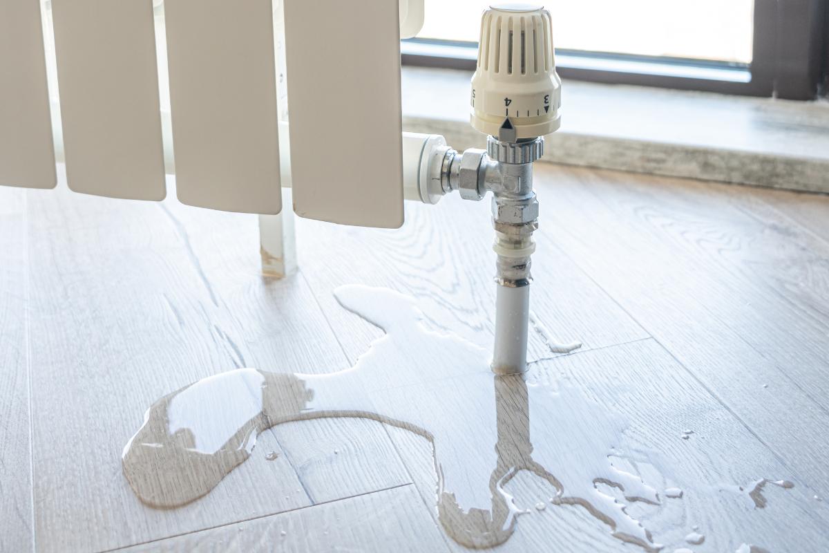 Mi radiador pierde agua: por qué y qué hacer