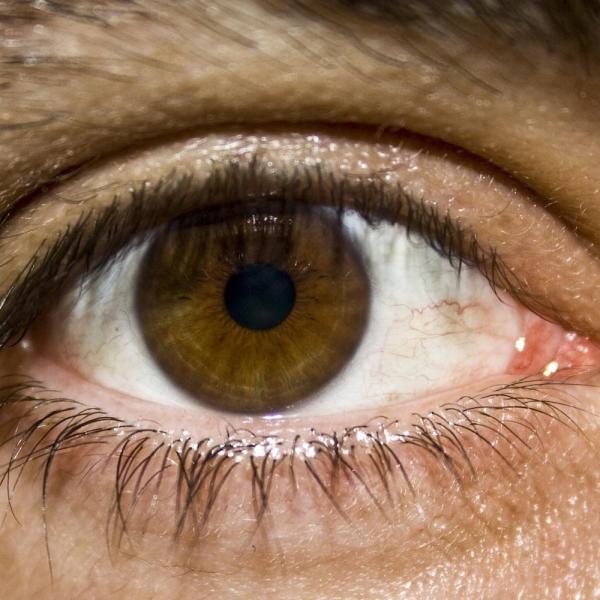 Cómo cuidar el exterior del ojo