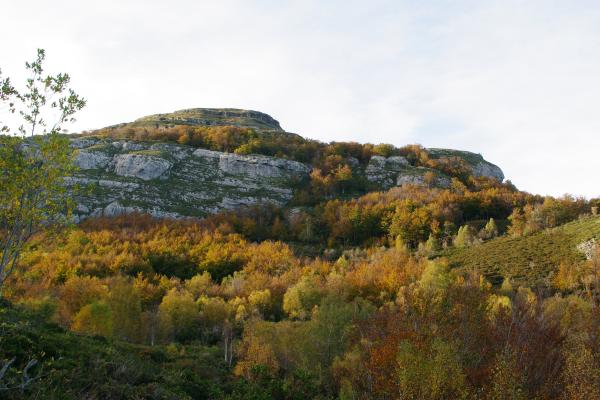 Dónde viajar en España en octubre: los mejores destinos - Cantabria y los Valles Pasiegos