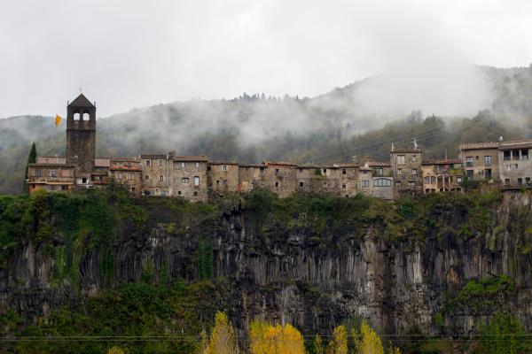 Dónde viajar en España en octubre: los mejores destinos - Cataluña y la Garrotxa