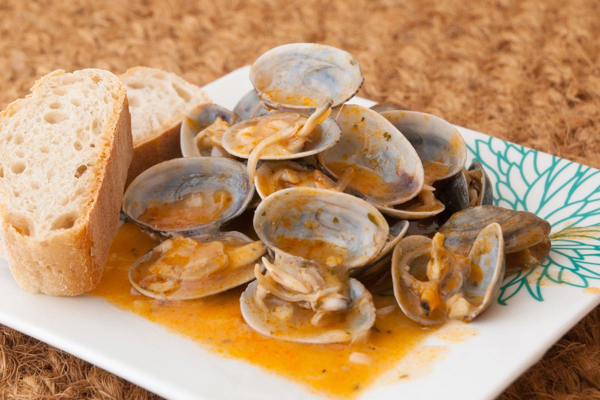 Almejas a la marinera: receta de la abuela fácil y tradicional