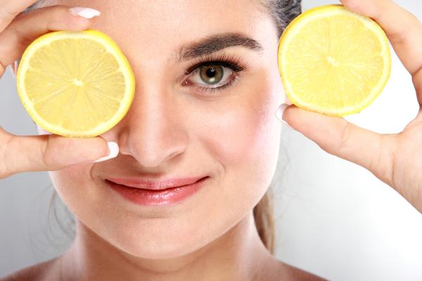 Cómo aclarar la piel de la cara - Cómo aclarar la piel con jugo de limón