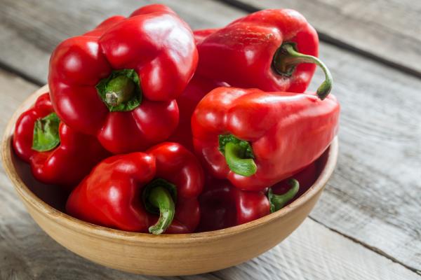 Cómo aclarar la piel de la cara - Cómo aclarar la piel con pimentón o tomate