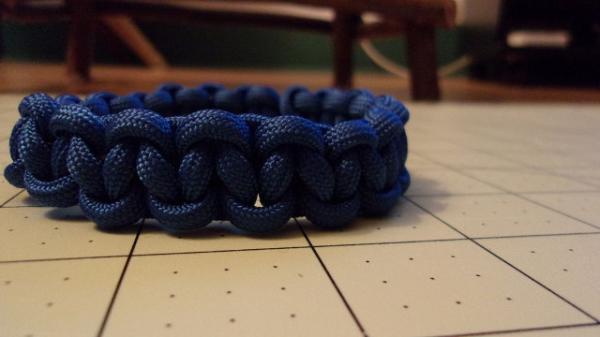 Cómo hacer pulseras con cuerda de paracaidas