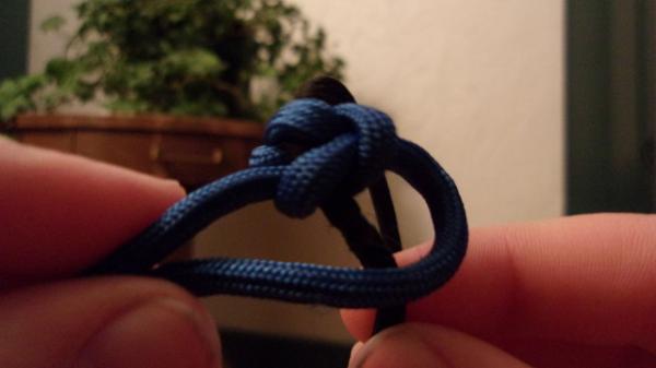 Cómo hacer pulseras con cuerda de paracaidas - Paso 10