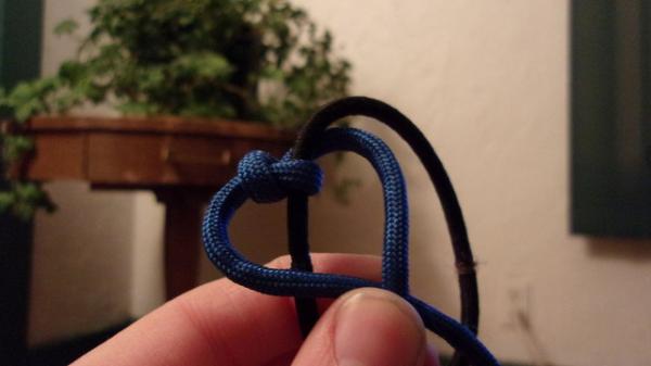 Cómo hacer pulseras con cuerda de paracaidas - Paso 7