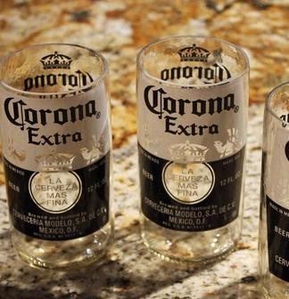 Cómo hacer vasos con botellas de cerveza Corona