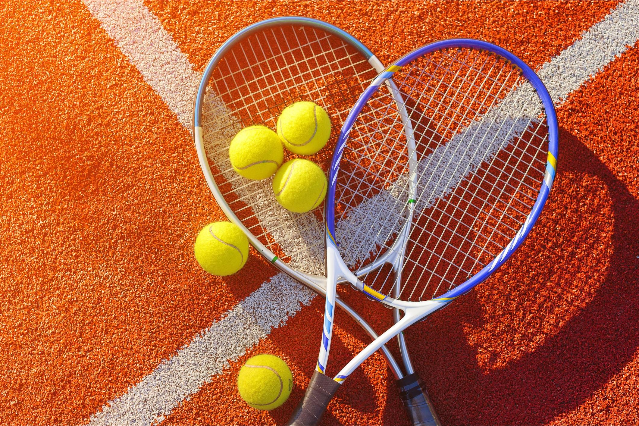 Tipos de deportes con raqueta Descubre las reglas y normas de cada uno de estos juegos con raqueta