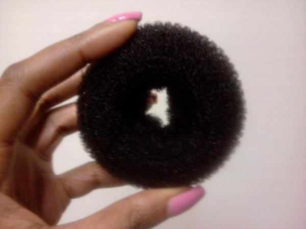 Cómo hacer un moño con “donut” - Paso 1