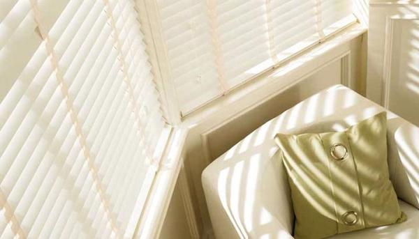 Cómo pintar persianas de plástico o PVC - Protege la zona de trabajo 