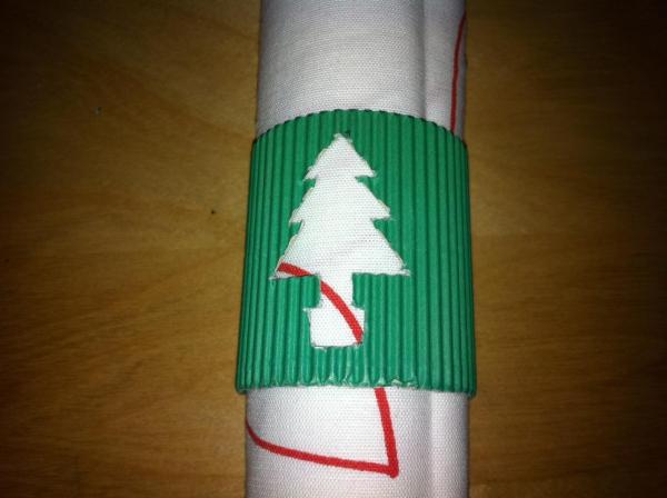 Cómo hacer un servilletero de Navidad - Paso 6