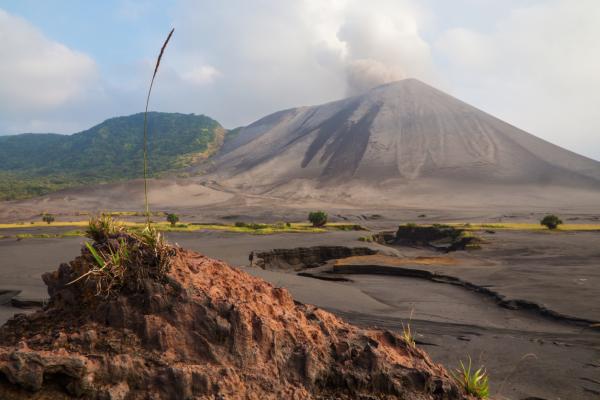 Los volcanes más activos del mundo - Monte Yasur