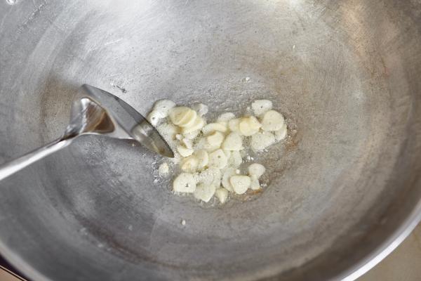 Cómo hacer una sopa castellana o sopa de ajo - Paso 3