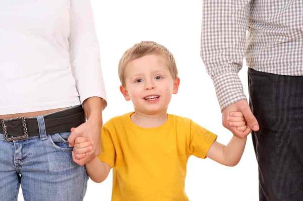 Cómo tratar a un hijo celoso