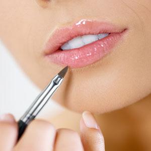 Cómo maquillar unos labios finos - Paso 4