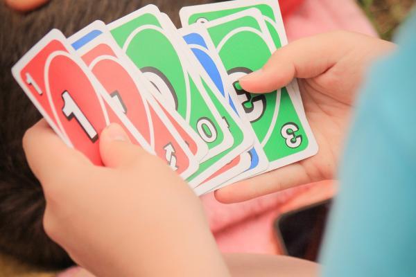 Juegos de cartas faciles para jugar en casa on sale