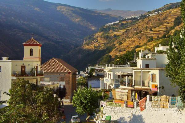 Los pueblos más bonitos de Granada: descubre su encanto - Pampaneira