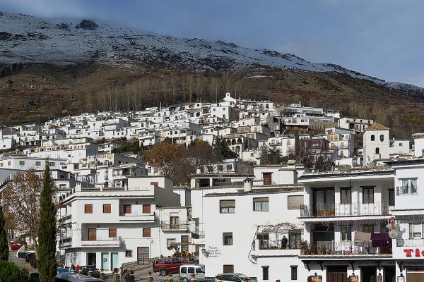 Los pueblos más bonitos de Granada: descubre su encanto - Trevélez