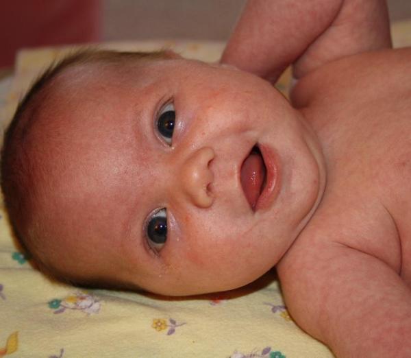 Qué debe hacer mi bebé a los dos meses