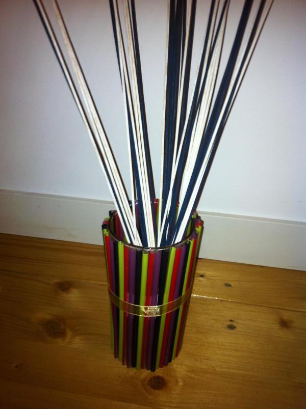 Cómo hacer un florero con pajitas - Paso 10