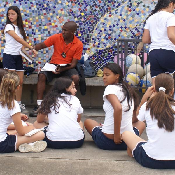 Cómo hacer un juego de presentación para niños de Educación Primaria