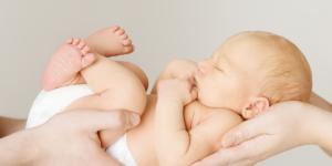 Cuánto debe pesar un bebé al nacer