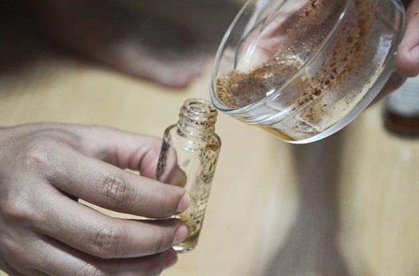 Cómo hacer un spray de pimienta casero - Paso 3